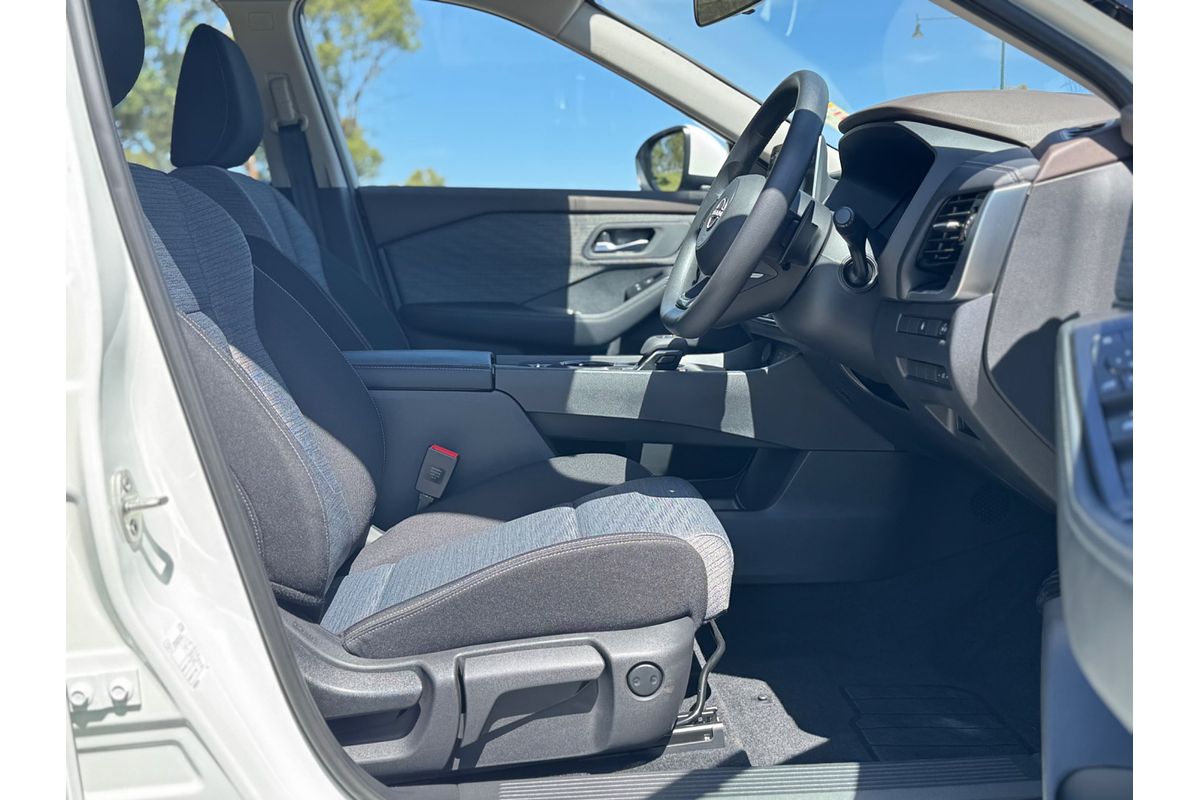 2024 Nissan X-TRAIL ST T33