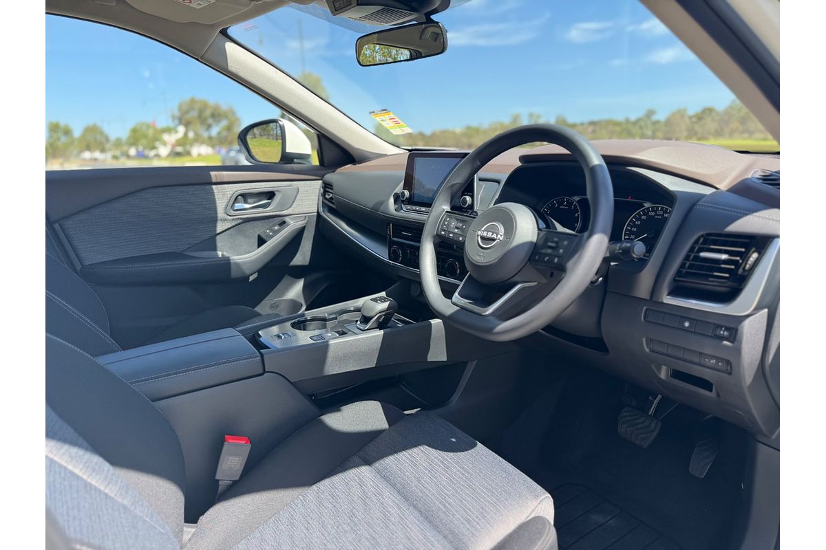 2024 Nissan X-TRAIL ST T33