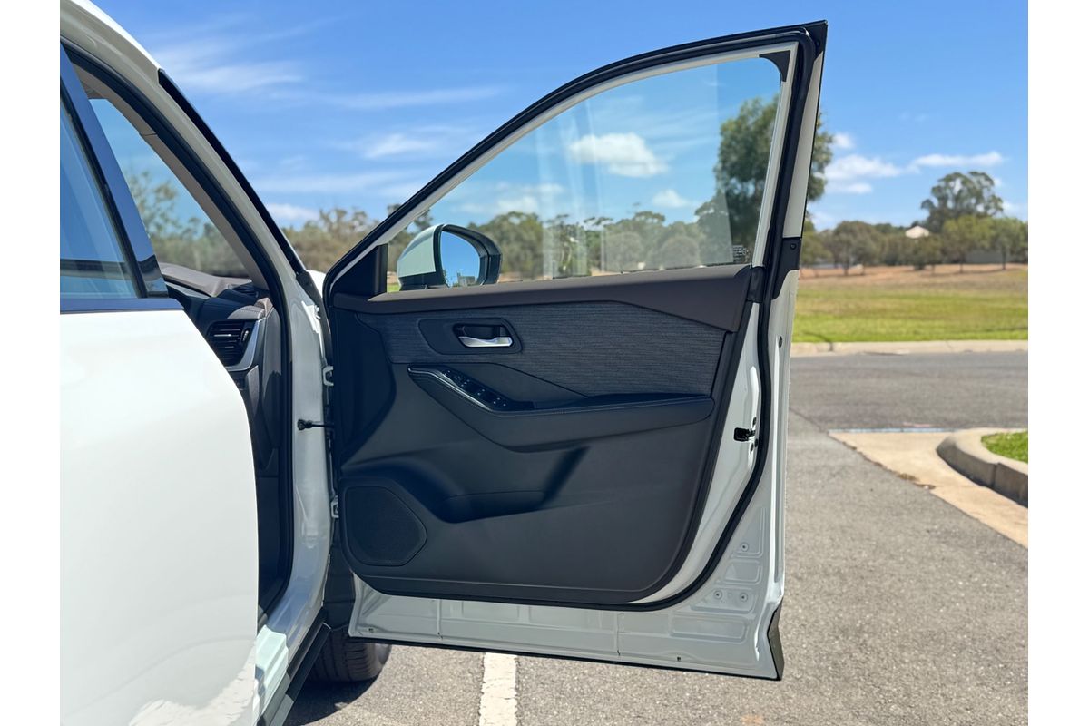 2024 Nissan X-TRAIL ST T33