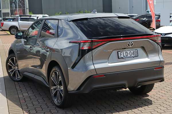 2024 Toyota bZ4X XEAM10R