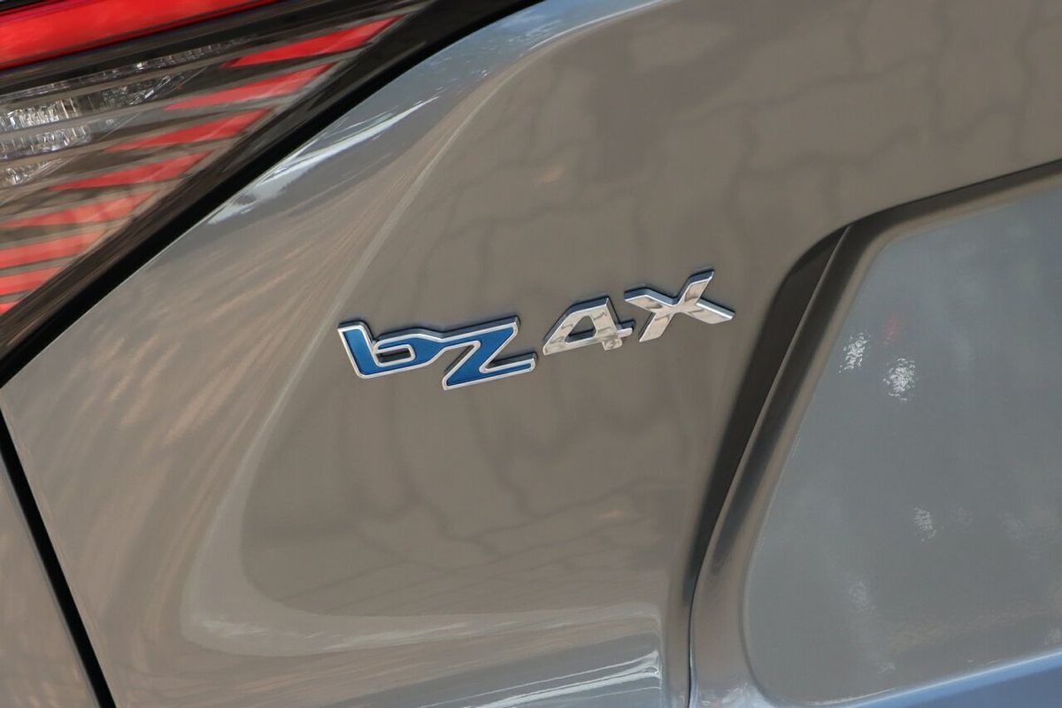2024 Toyota bZ4X XEAM10R