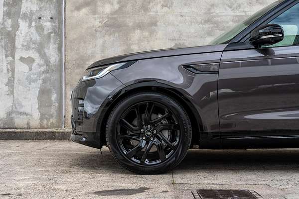 2024 Land Rover Discovery D300 Dynamic SE Series 5