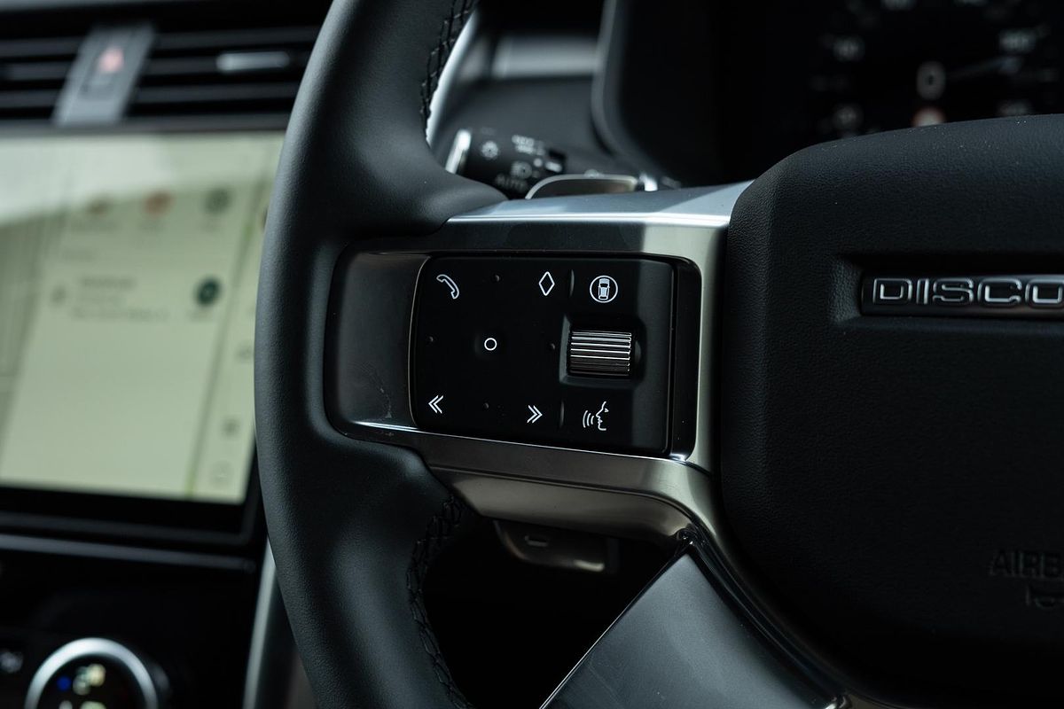 2024 Land Rover Discovery D300 Dynamic SE Series 5