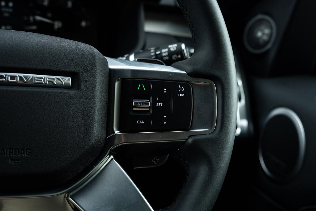 2024 Land Rover Discovery D300 Dynamic SE Series 5