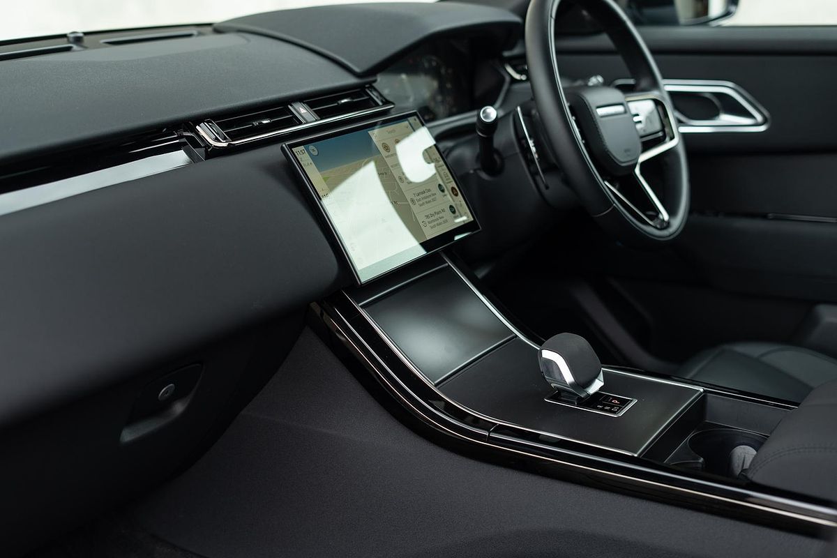 2023 Land Rover Range Rover Velar P250 Dynamic SE L560