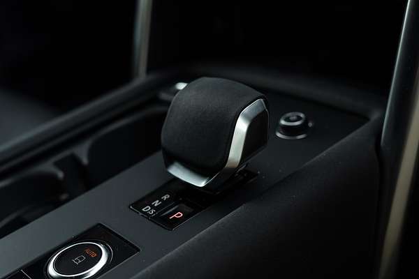 2024 Land Rover Discovery D300 Dynamic SE Series 5