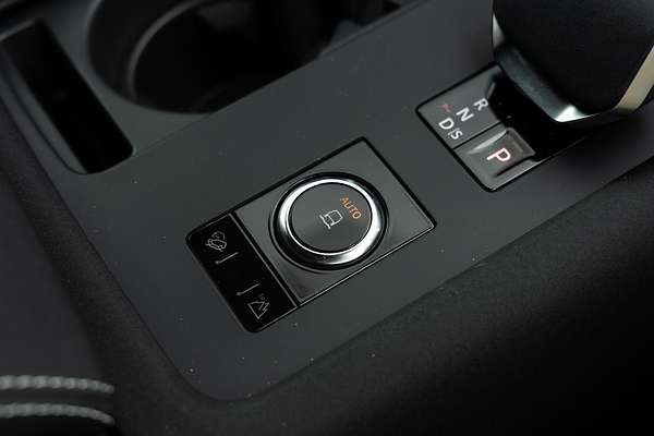 2024 Land Rover Discovery D300 Dynamic SE Series 5