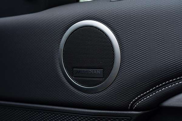 2024 Land Rover Discovery D300 Dynamic SE Series 5