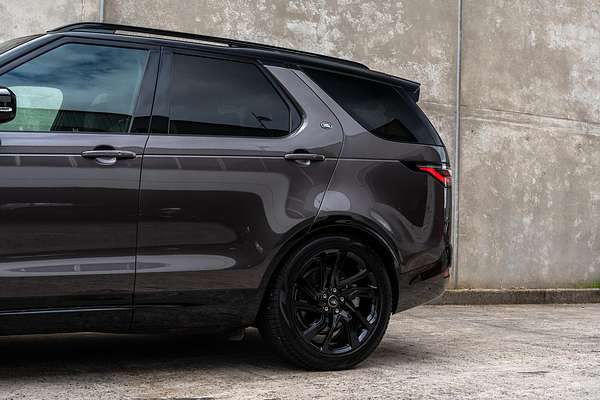 2024 Land Rover Discovery D300 Dynamic SE Series 5