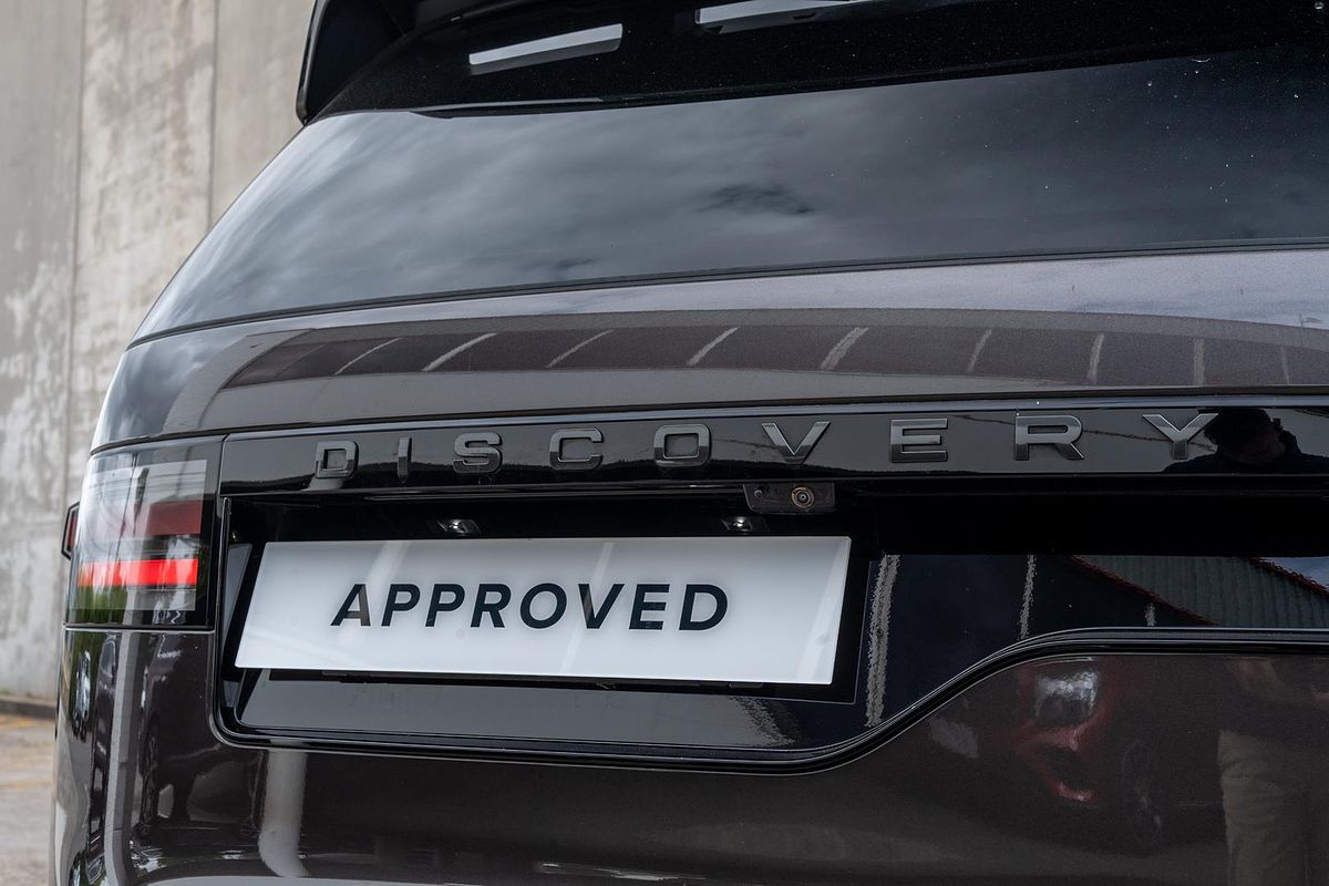 2024 Land Rover Discovery D300 Dynamic SE Series 5