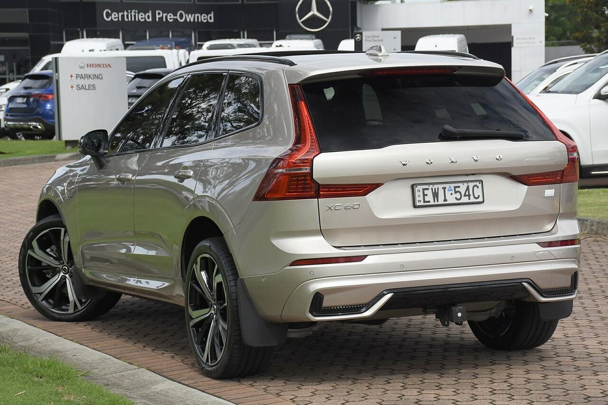 2022 Volvo XC60 Recharge Ultimate T8 Plug-In Hybrid