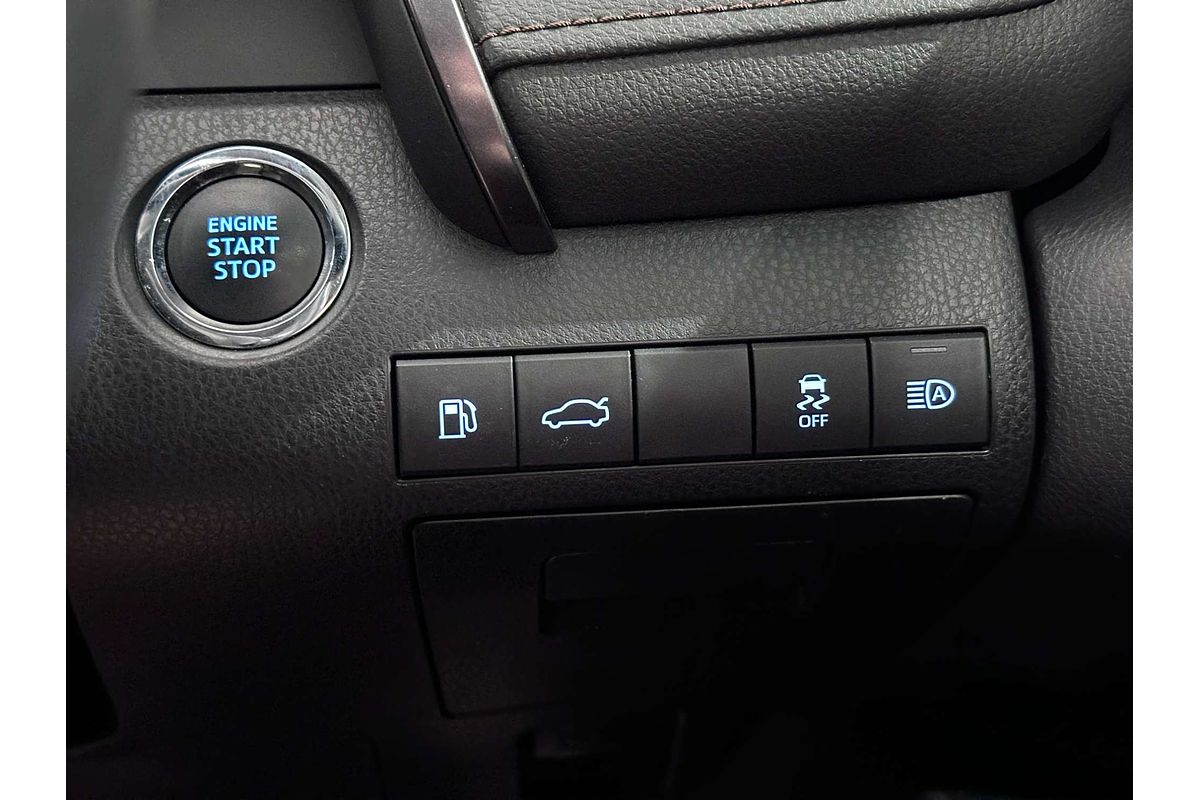 2018 Toyota Camry SL ASV70R