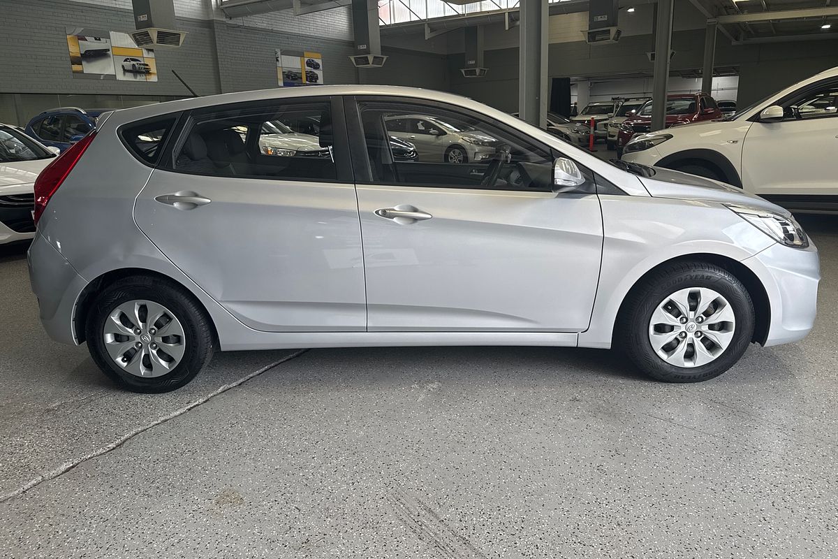 2017 Hyundai Accent Active RB4