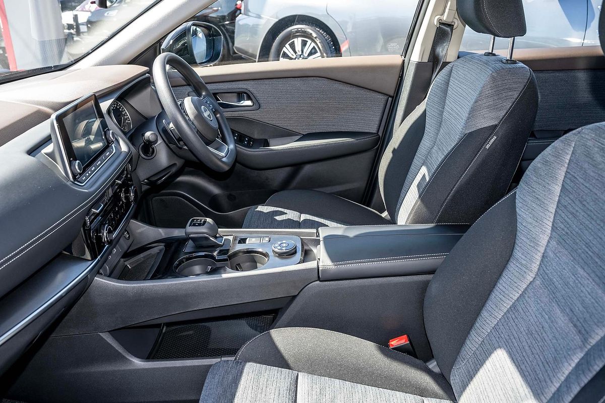 2024 Nissan X-TRAIL ST T33