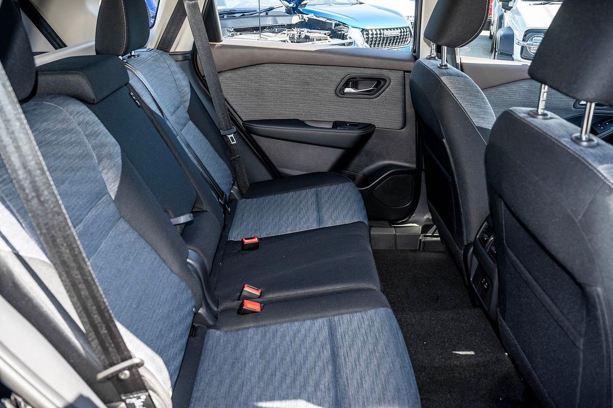 2024 Nissan X-TRAIL ST T33