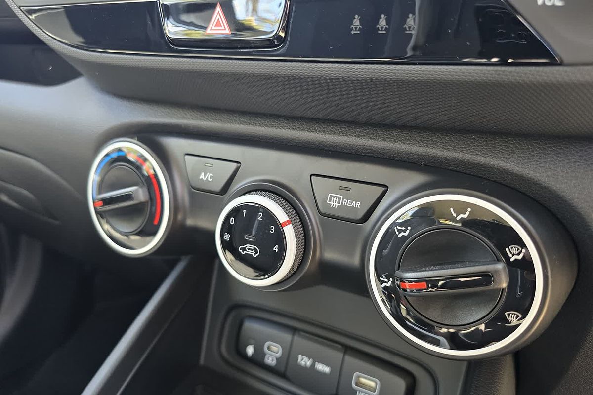 2025 Hyundai Venue Active QX.V5