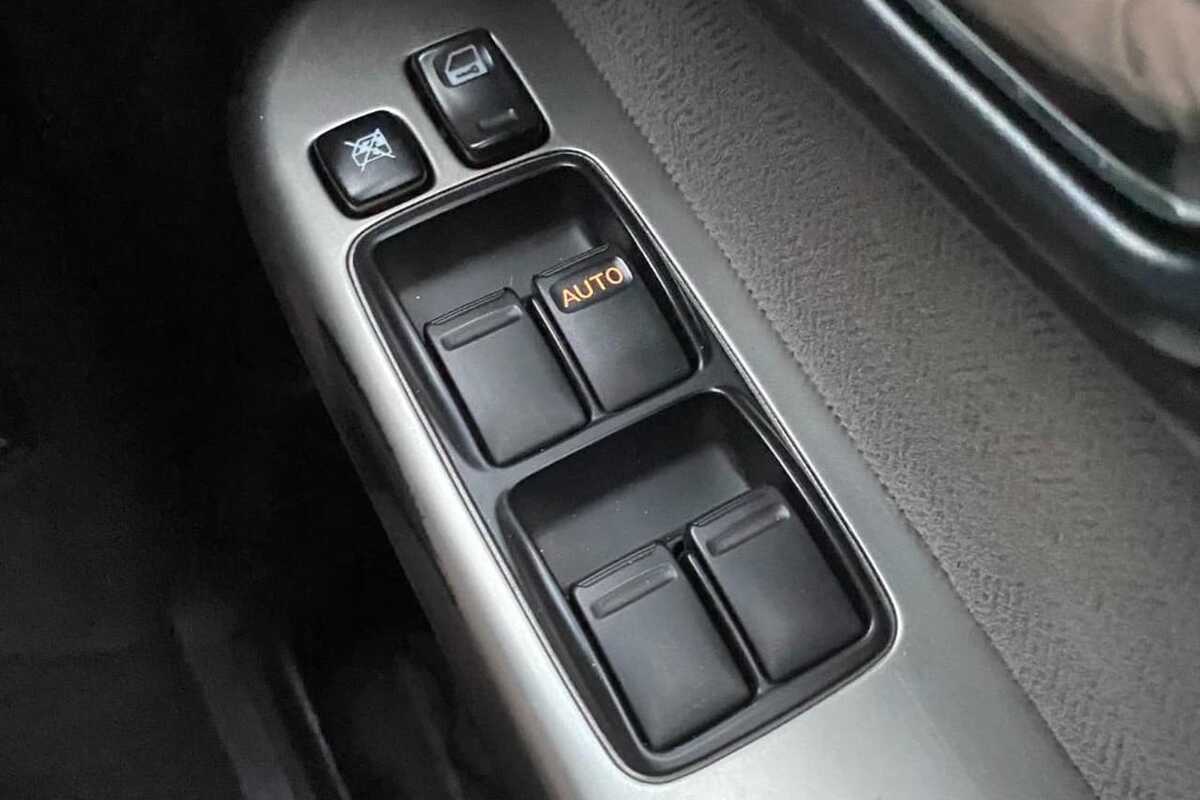 2010 Nissan PATROL ST GU 7