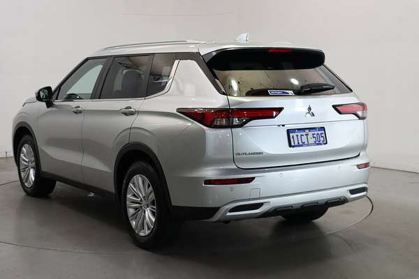 2023 Mitsubishi Outlander LS ZM