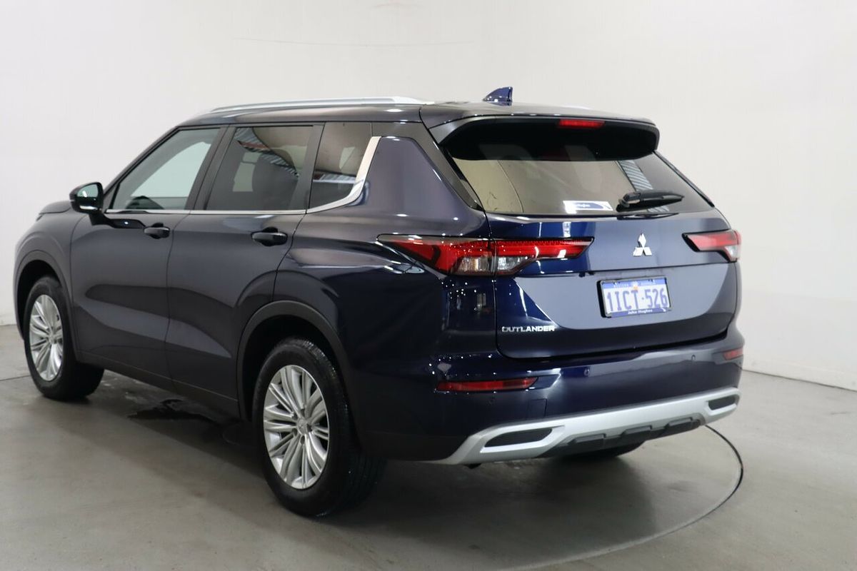 2024 Mitsubishi Outlander LS ZM