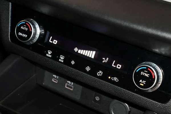 2024 Mitsubishi Outlander LS ZM