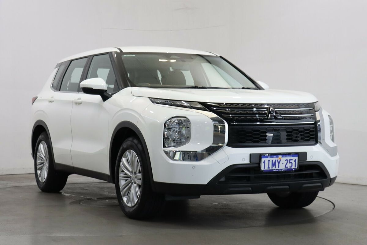 2023 Mitsubishi Outlander ES ZM