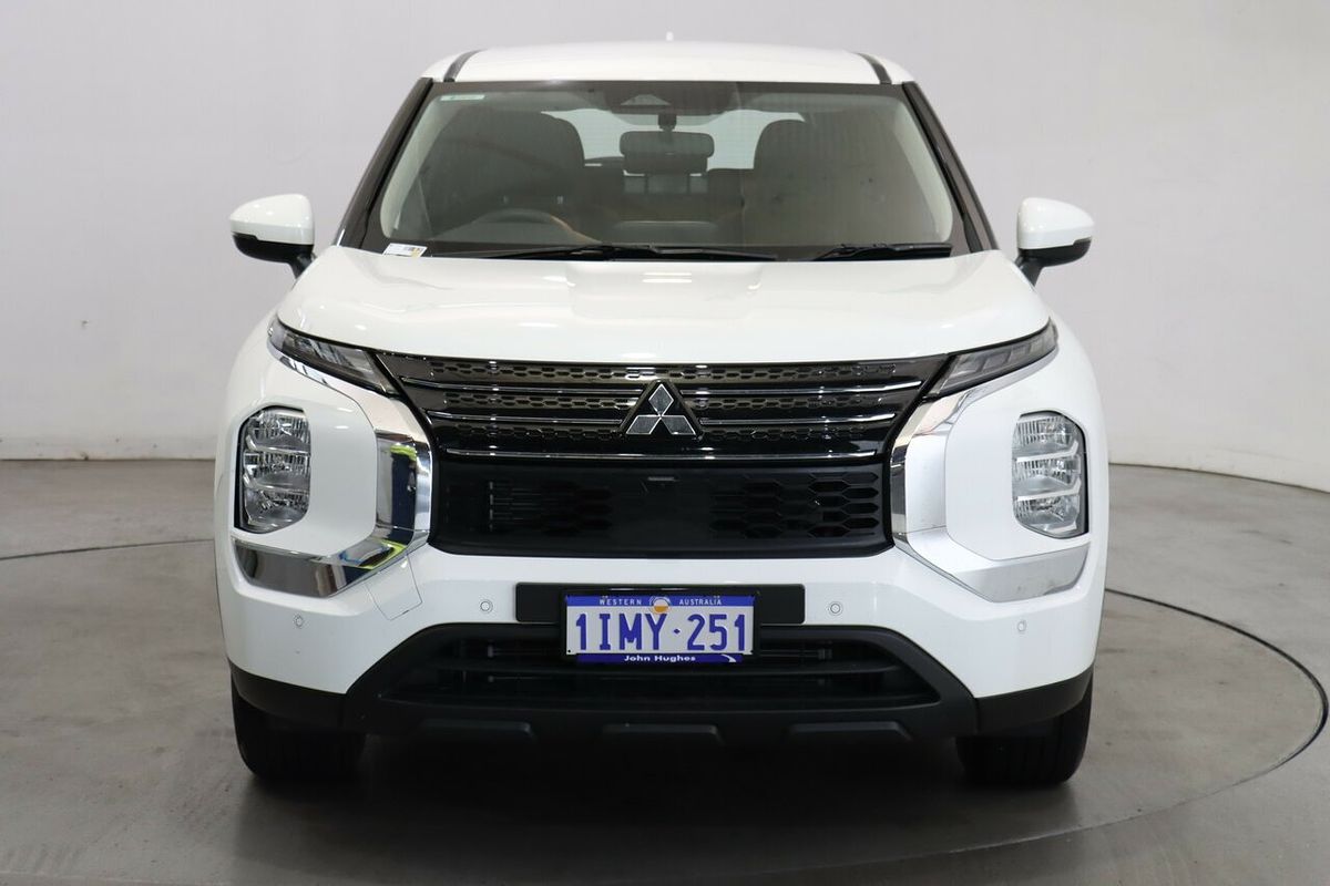 2023 Mitsubishi Outlander ES ZM