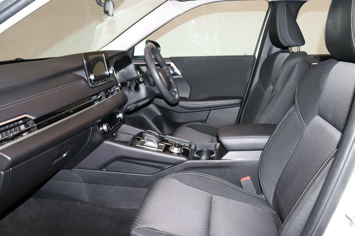 2023 Mitsubishi Outlander ES ZM
