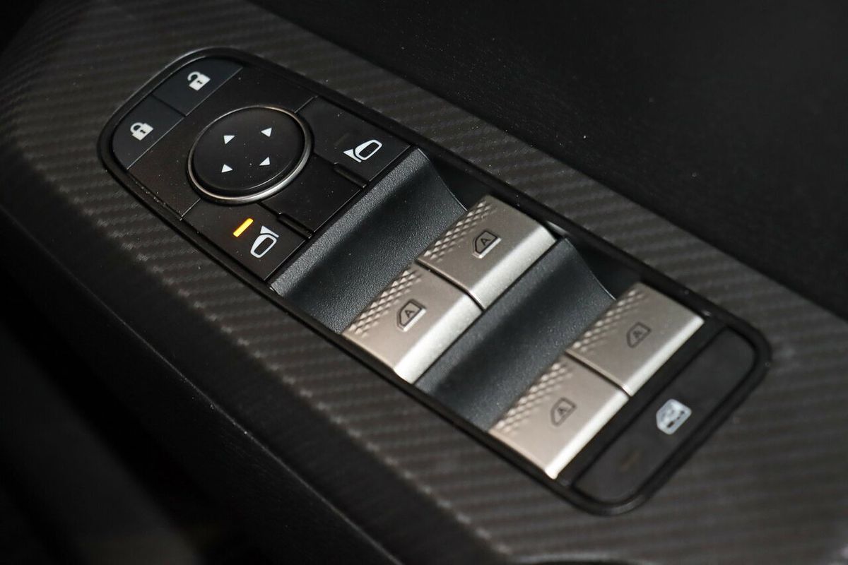 2023 Mitsubishi Outlander ES ZM