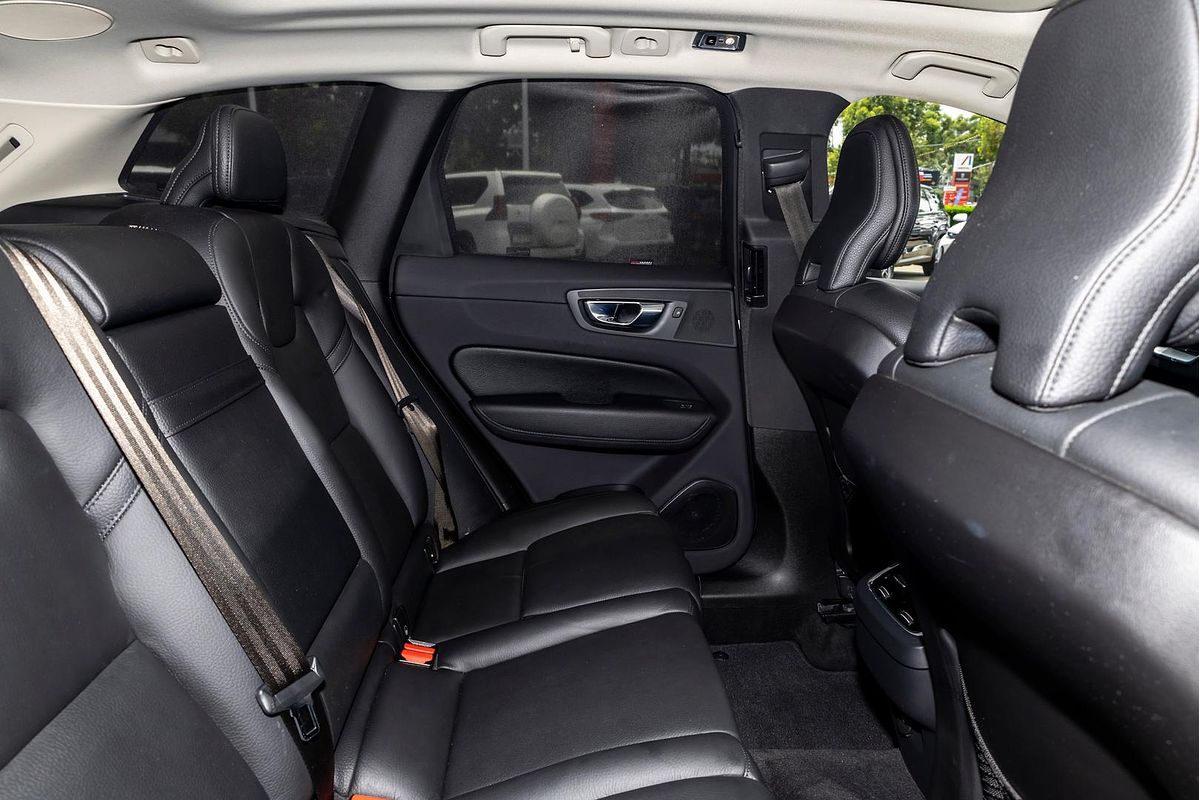 2021 Volvo XC60 T5 Momentum