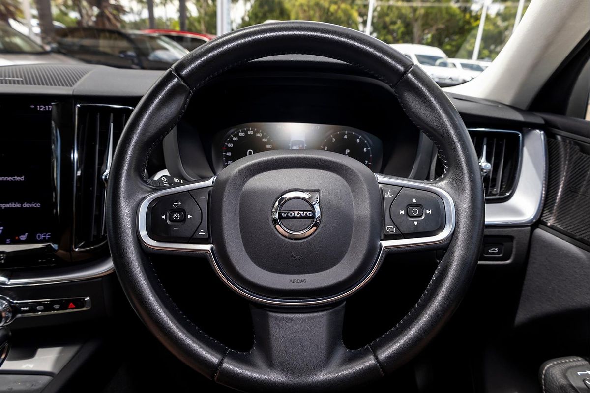2021 Volvo XC60 T5 Momentum