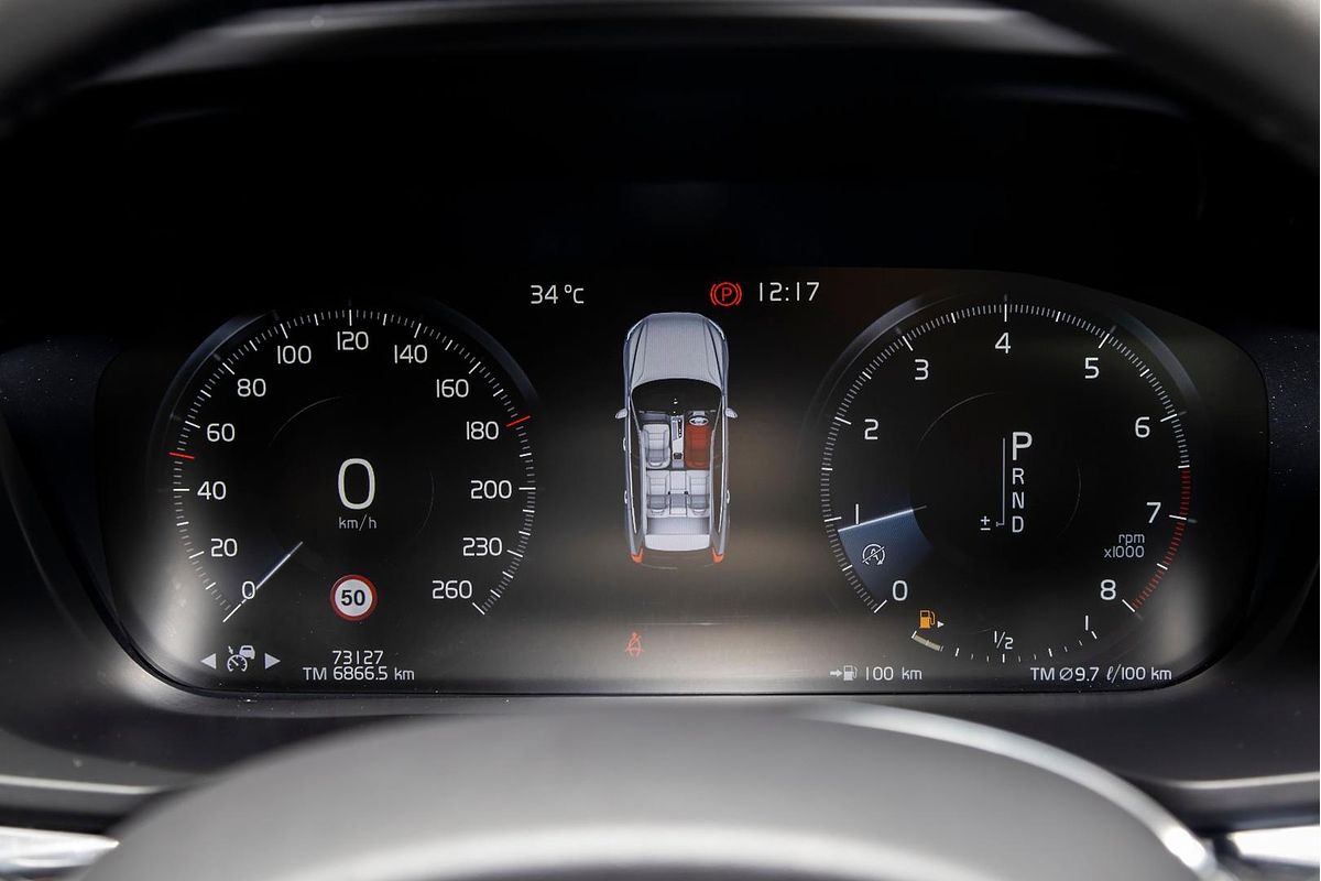 2021 Volvo XC60 T5 Momentum
