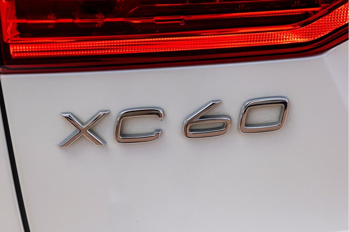 2021 Volvo XC60 T5 Momentum