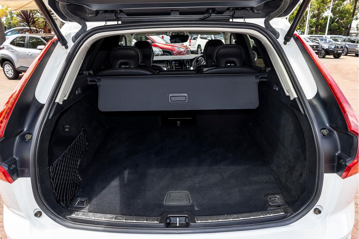 2021 Volvo XC60 T5 Momentum