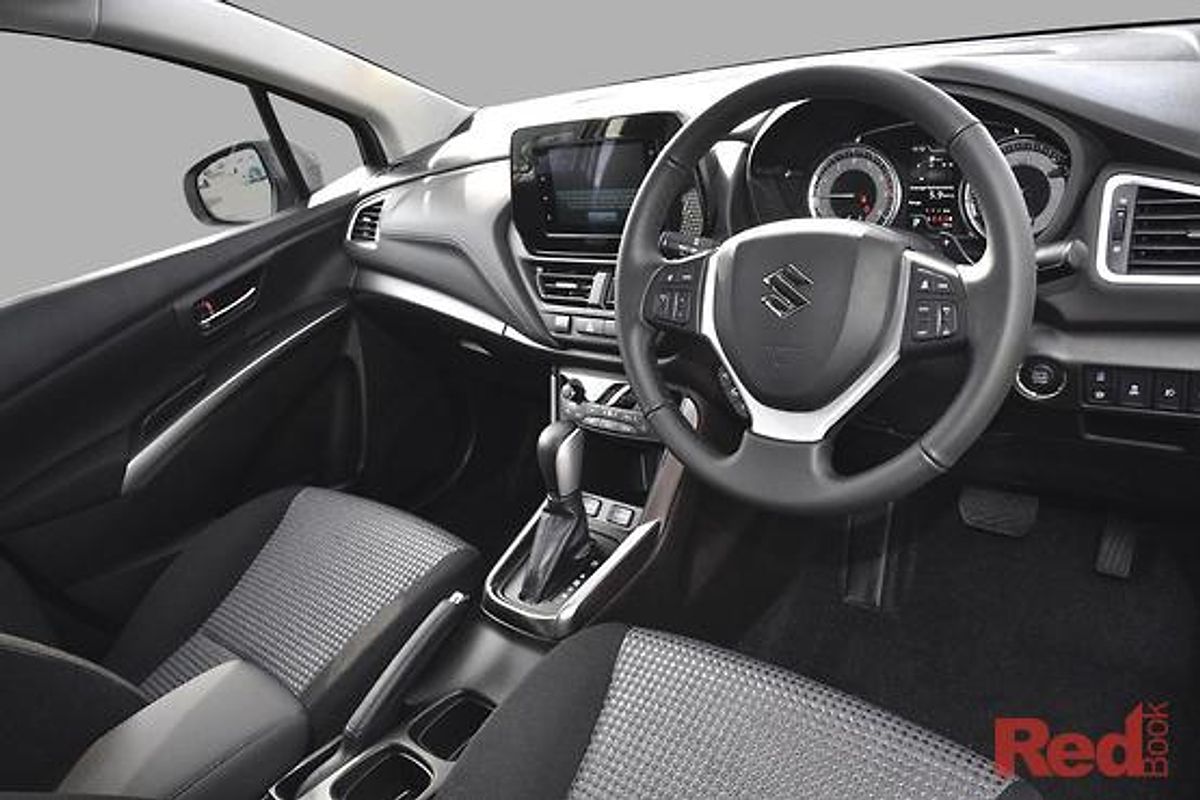 2025 Suzuki S-Cross JYB