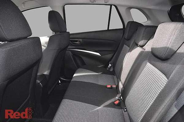 2025 Suzuki S-Cross JYB