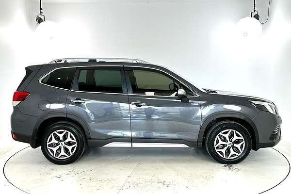2023 Subaru Forester Hybrid L S5