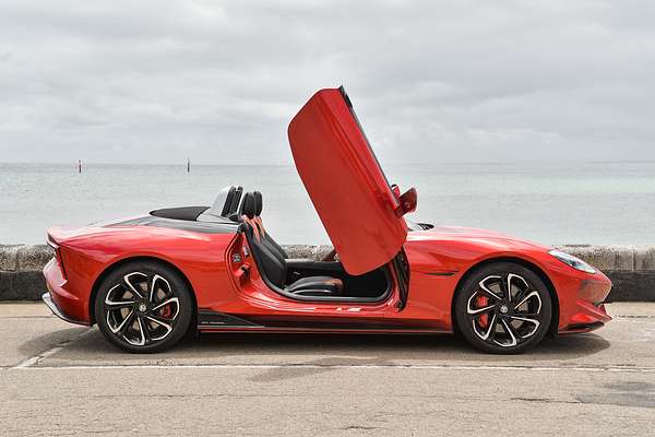 2024 MG Cyberster (No Badge) EC32