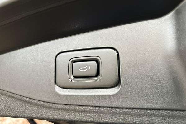 2023 Isuzu MU-X LS-U