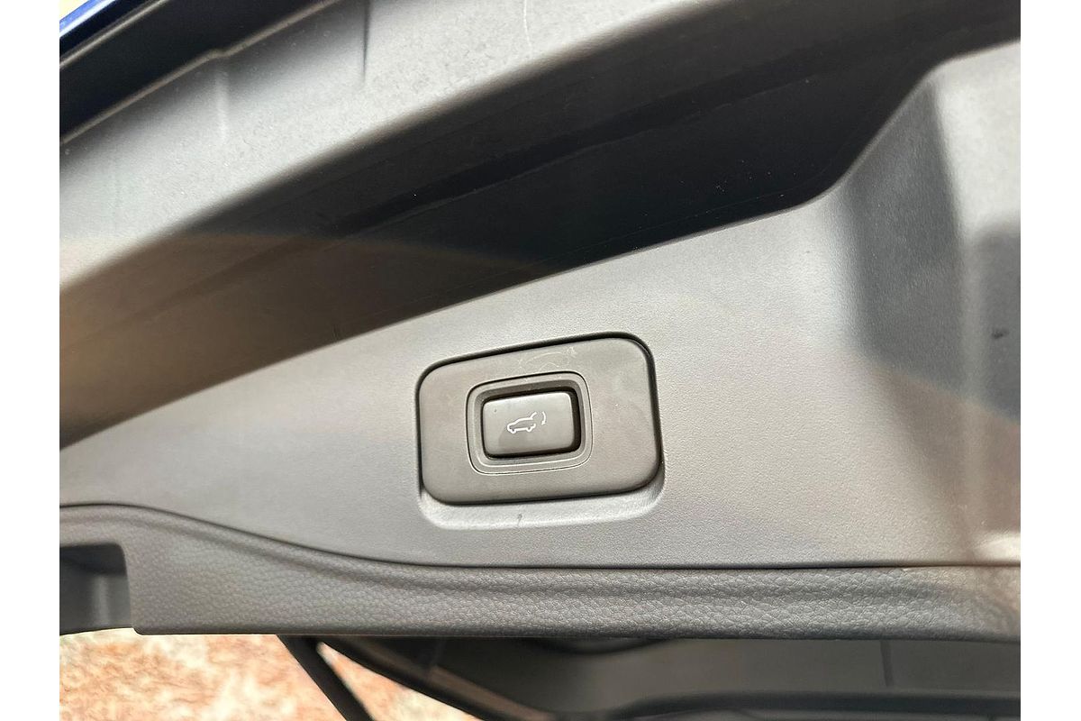 2023 Isuzu MU-X LS-T