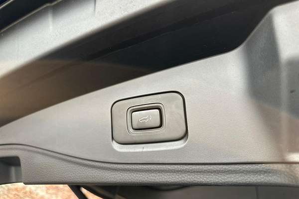 2023 Isuzu MU-X LS-T