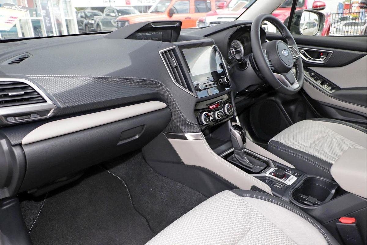2024 Subaru Forester 2.5i Premium S5