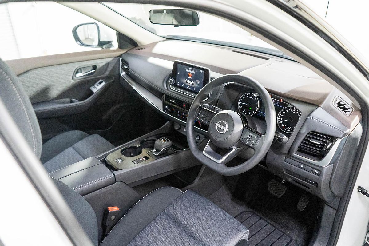 2024 Nissan X-TRAIL ST T33