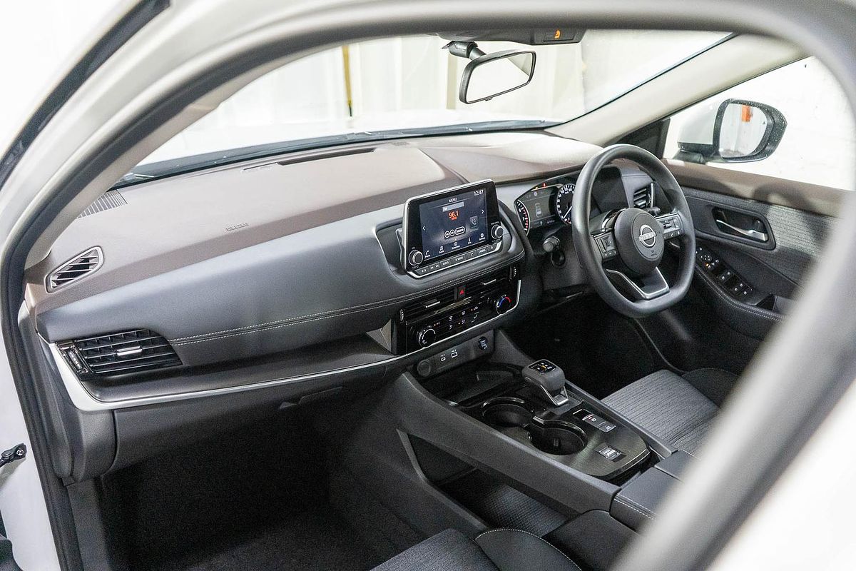 2024 Nissan X-TRAIL ST T33