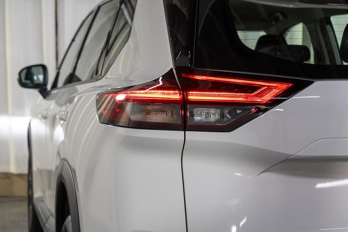 2024 Nissan X-TRAIL ST T33