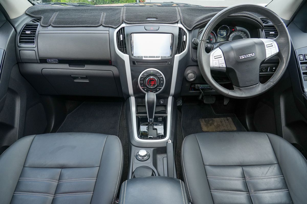 2018 Isuzu MU-X LS-T
