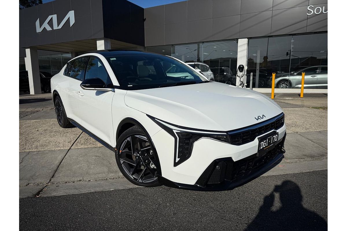 2024 Kia K4 GT-Line CL4m