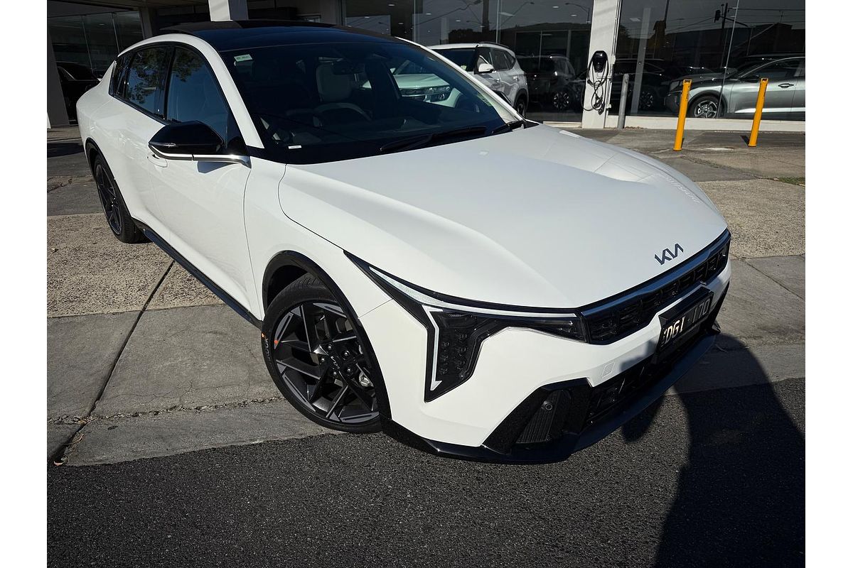 2024 Kia K4 GT-Line CL4m