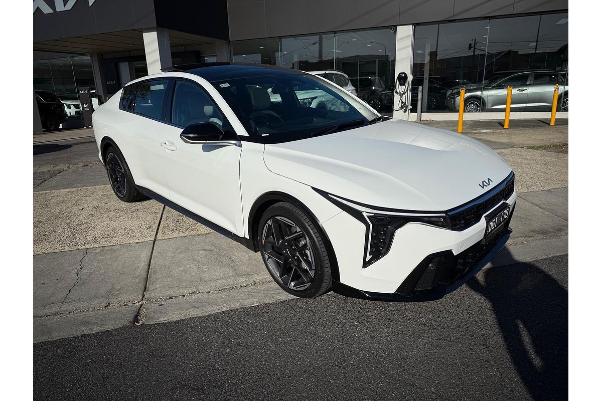 2024 Kia K4 GT-Line CL4m