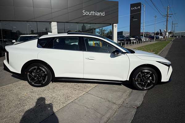 2024 Kia K4 GT-Line CL4m