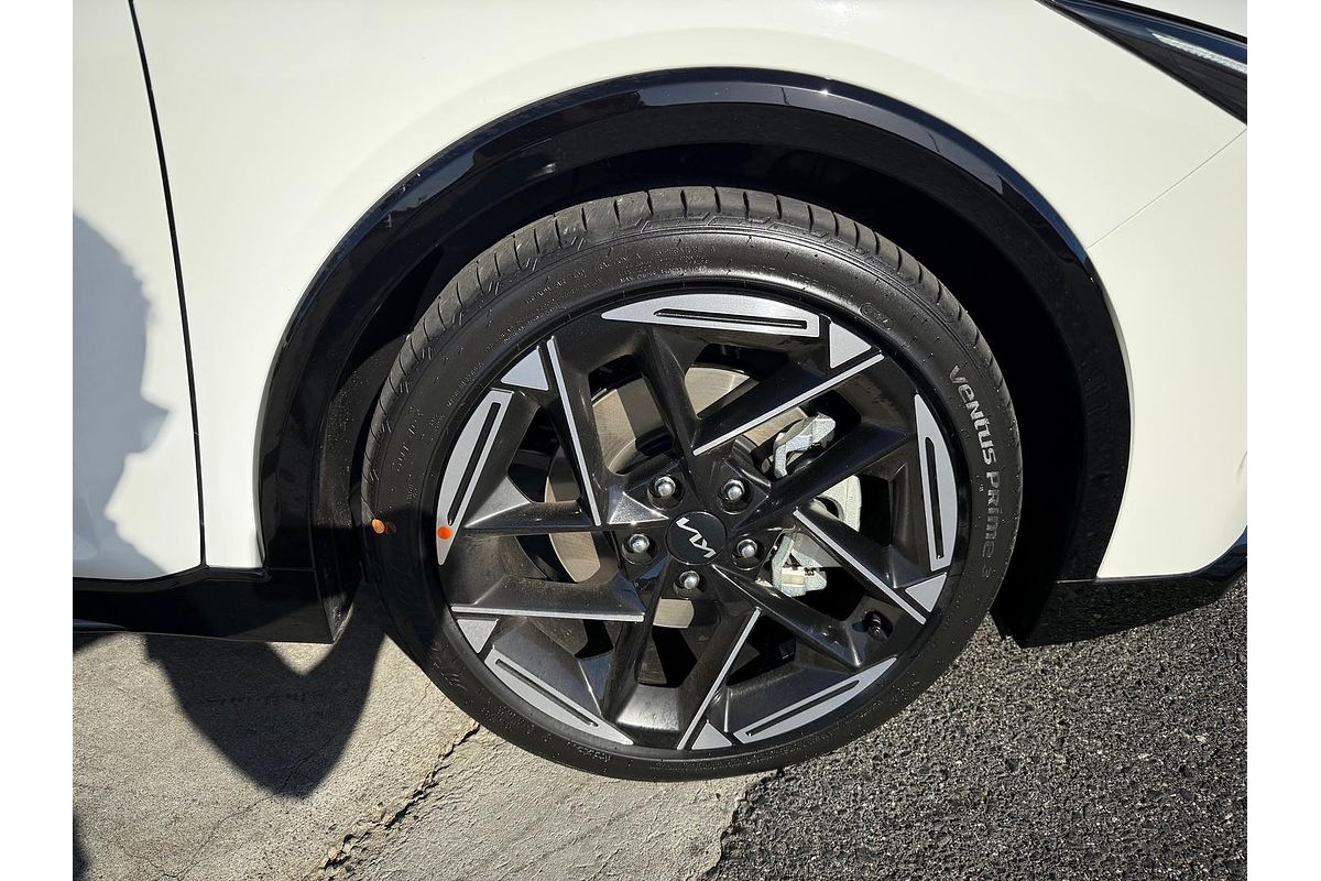 2024 Kia K4 GT-Line CL4m